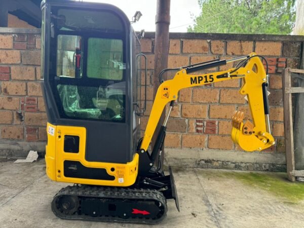 MINI EXCAVADORA MACH PROD 1.5 ton