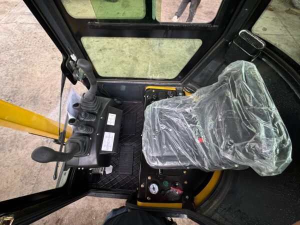 MINI EXCAVADORA MACH PROD 1.5 ton - Image 6